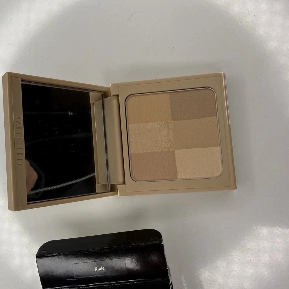 Bobbie Brown Nude Illuminating Powder .23OZ